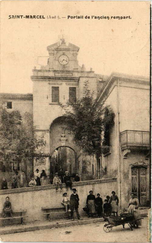 Carte postale ancienne Saint-Marcel (Aude) -Portail de l'ancien rempart