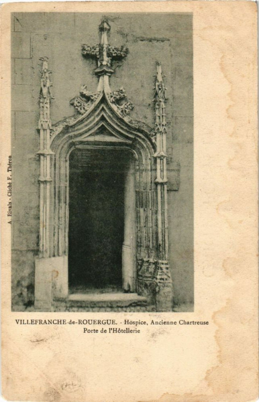 Carte postale ancienne Villefranche-de-Rouergue-Hospice Ancienne Chartreuse
