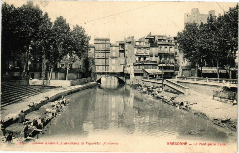 Carte postale ancienne Narbonne-Le Pont sur le Canal à Narbonne