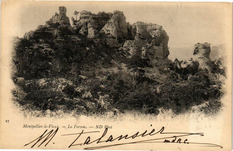 Carte postale ancienne Montpellier-le-Vieux-Le Forum