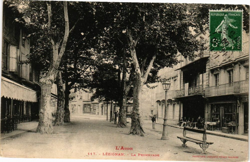 Carte postale ancienne Lézignan-La Promenade