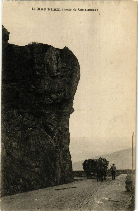 Carte postale ancienne Le Roc Vilain-route de Carcassonne à Carcassonne
