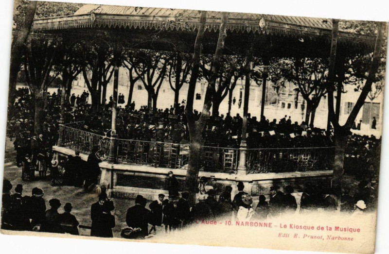 Carte postale ancienne L'Aude-Narbonne-Le Kiosque de la Musique à Narbonne