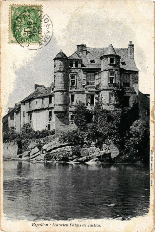 Carte postale ancienne Espalion-L'ancien Palais de Jutice