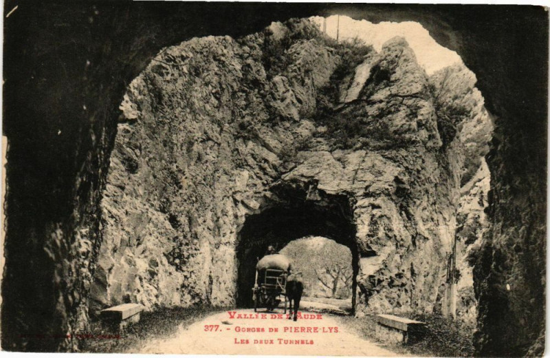 Carte postale ancienne Vallée de l'Aude-Gorges de Pierre-Lys-Les deux Tunnels
