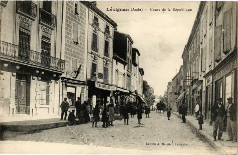 Carte postale ancienne Lézignan-Cours de la République