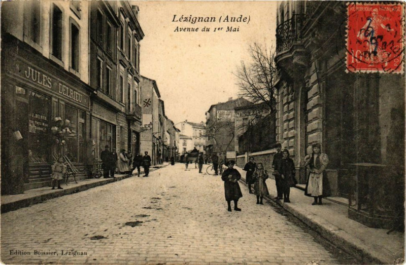 Carte postale ancienne Lézignan-Avenue du I mai