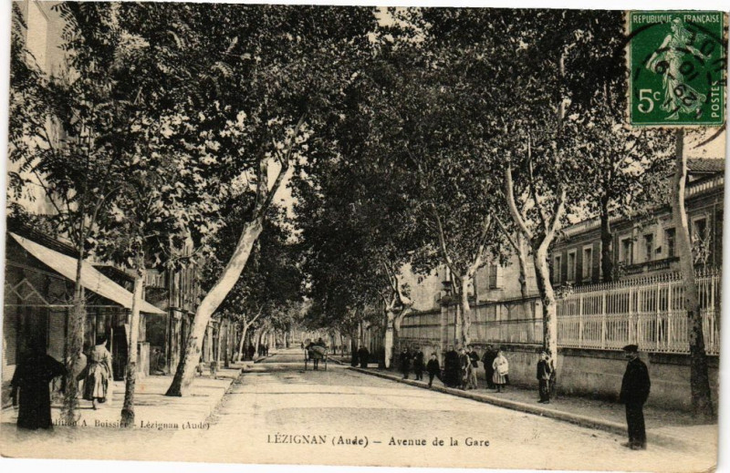 Carte postale ancienne Lézignan-Avenue de la Gare