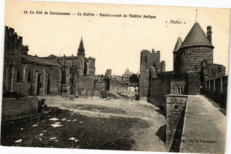 Carte postale ancienne La Cité de Carcassonne-Le Cloitre-Emplacement du Théatre Antique à Carcassonne
