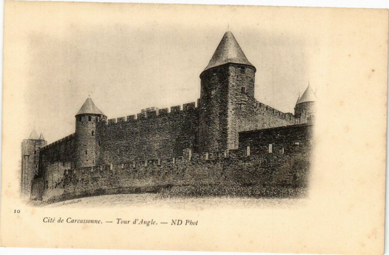 Carte postale ancienne Cité de Carcassonne-Tour d'Angle à Carcassonne