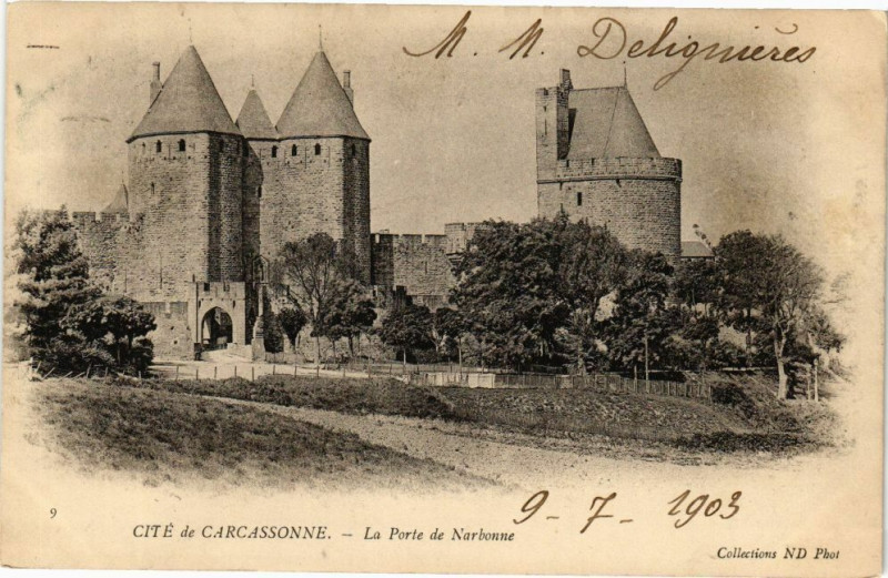 Carte postale ancienne Cité de Carcassonne-La Porte de Narbonne à Narbonne