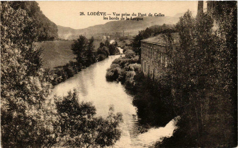 Carte postale ancienne Lodéve Pont de Celles Bords de la Lergue à Lodève