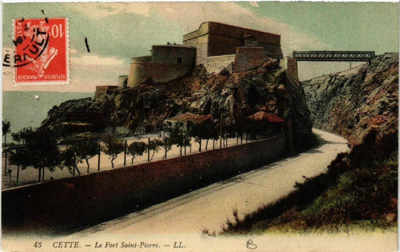 Carte postale ancienne Cette - Le Fort Saint-Pierre