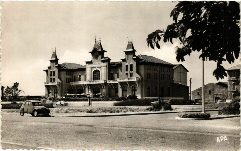 Carte postale ancienne Valras-Plage (Hérault) - Le Casino à Valras-Plage