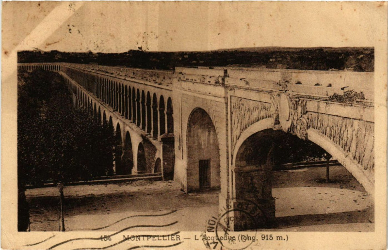 Carte postale ancienne Montpellier -L'Aqueduc (long 915 m) à Montpellier