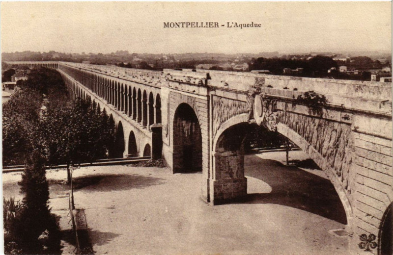 Carte postale ancienne Montpellier - L'Aqueduc à Montpellier