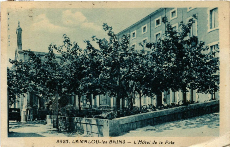 Carte postale ancienne Lamalou-les-Bains - L'Hotel de la Paix à Lamalou-les-Bains