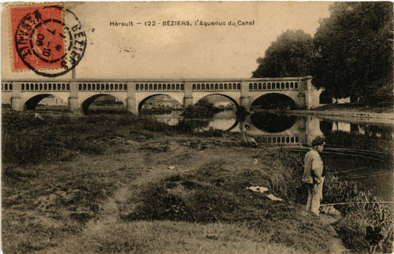 Carte postale ancienne Hérault - Béziers, l'Aqueduc du Canal à Béziers