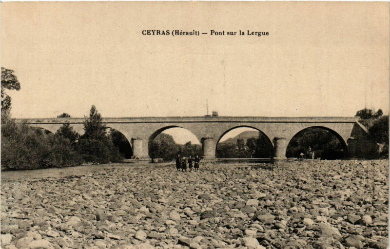 Carte postale ancienne Ceyras (Hérault) - Pont sur la Lergue à Ceyras