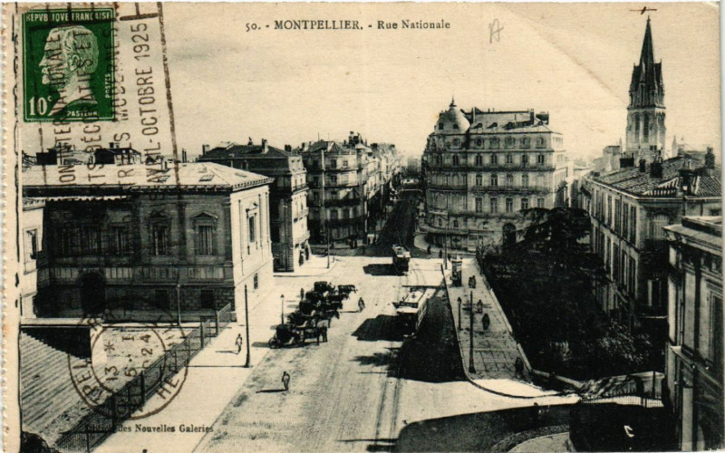 Carte postale ancienne Montpellier - Rue Nationale à Montpellier