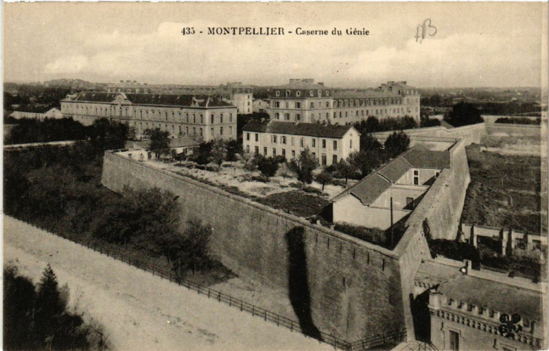 Carte postale ancienne Montpellier - Caserne du Génie à Montpellier