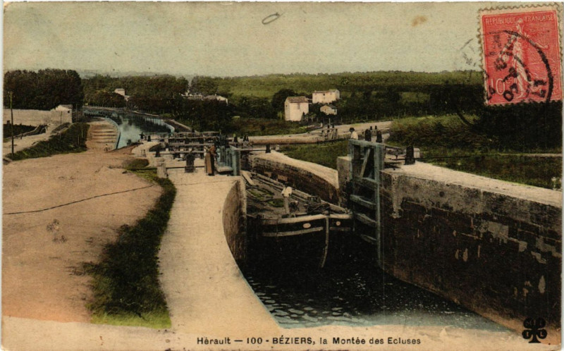 Carte postale ancienne Hérault - Béziers, la Montée des Ecluses à Béziers