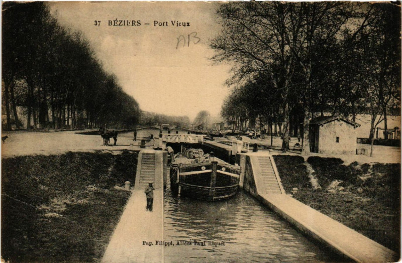 Carte postale ancienne Béziers - Port Vieux à Béziers