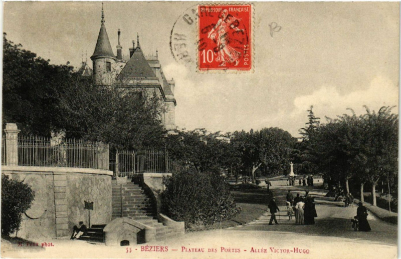 Carte postale ancienne Béziers - Plateau des Poétes - Allée Victor-Hugo à Béziers