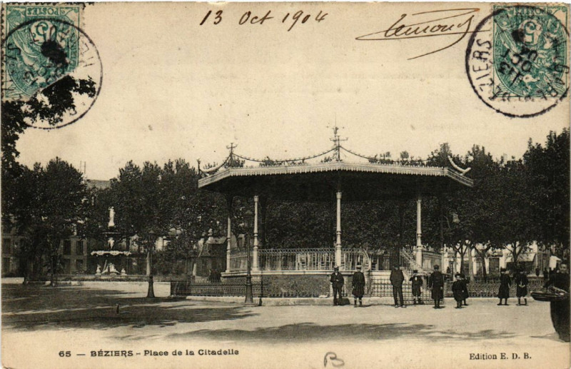 Carte postale ancienne Béziers - Place de la Citadelle à Béziers