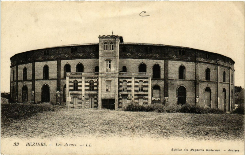 Carte postale ancienne Béziers - Les Arénes à Béziers