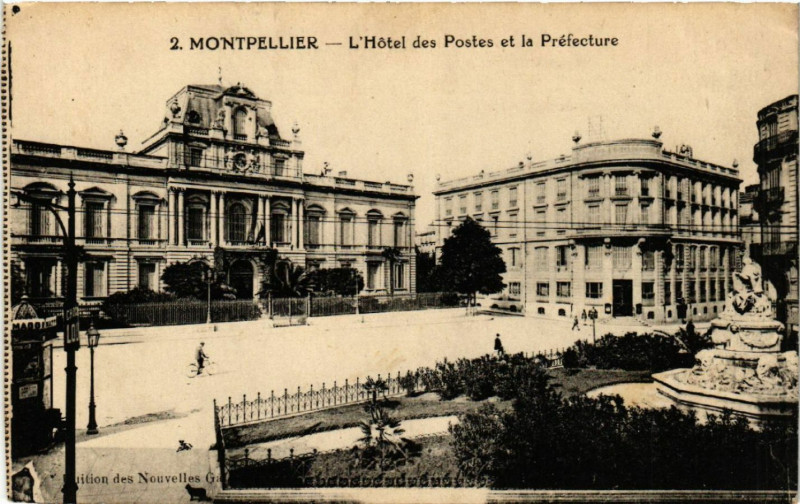 Carte postale ancienne Montpellier - L'Hotel des Postes et la Préfecture à Montpellier