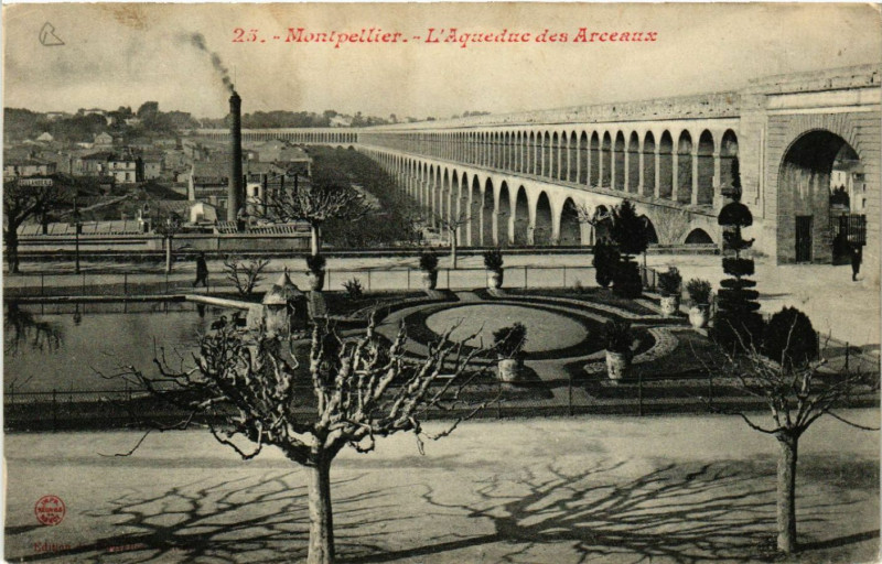 Carte postale ancienne Montpellier - L'Aqueduc des Arceaux à Montpellier