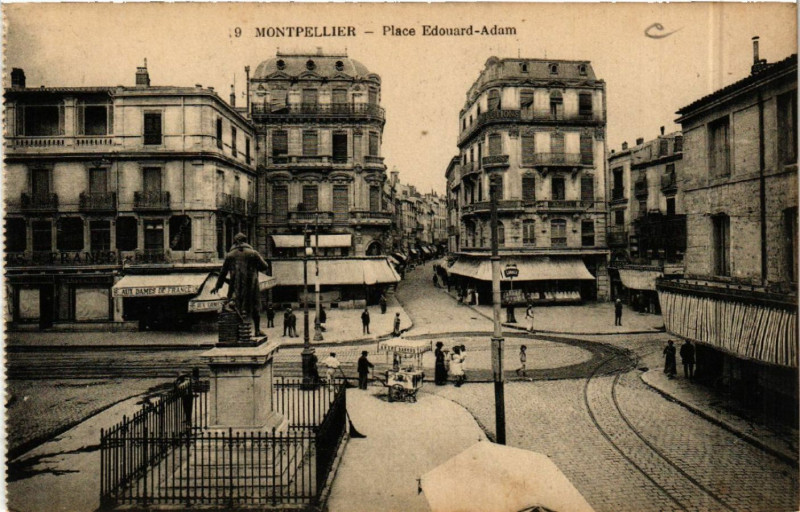 Carte postale ancienne Montpellier - Place Edouard-Adam à Montpellier
