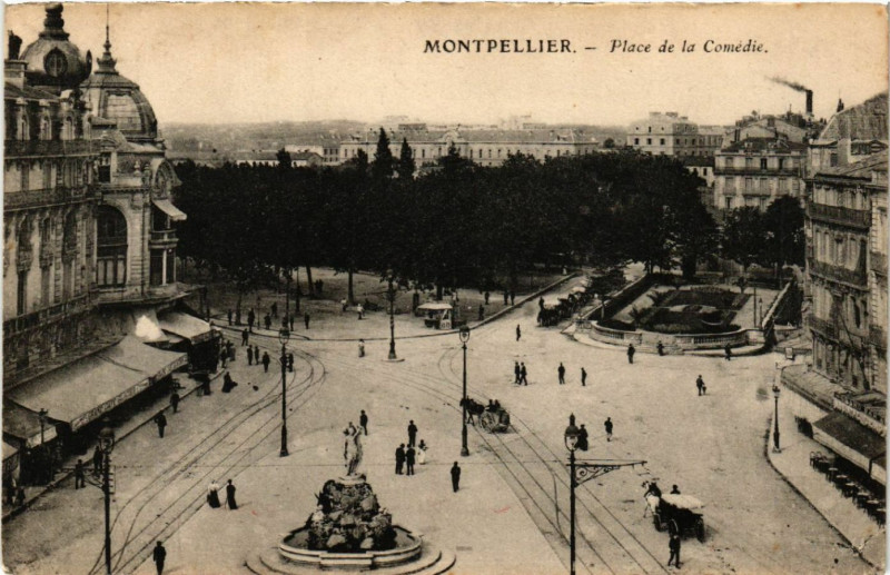 Carte postale ancienne Montpellier - Place de la Comédie à Montpellier
