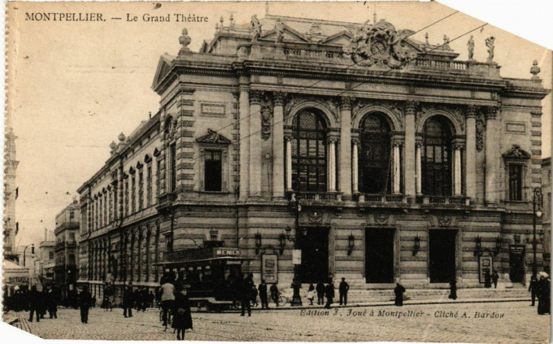 Carte postale ancienne Montpellier - Le Grand Théátre à Montpellier