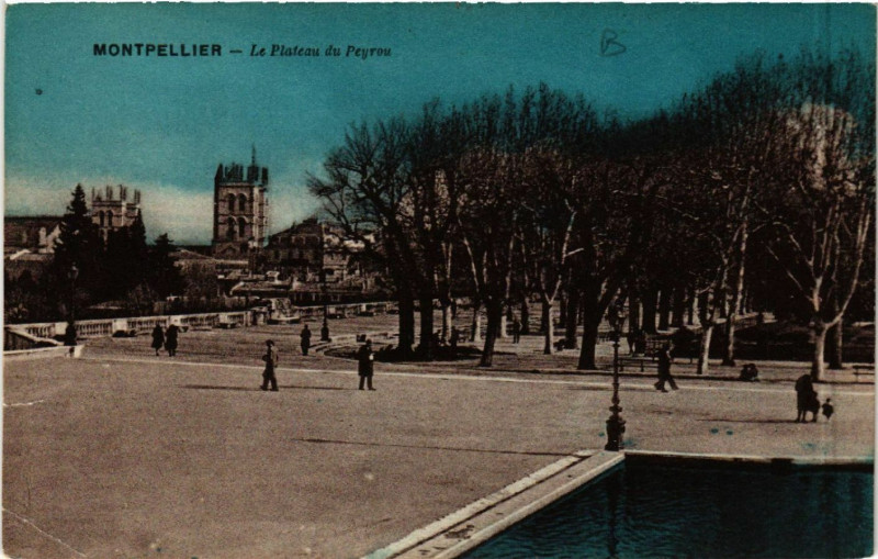 Carte postale ancienne Montpellier - La Plateau du Peyrou à Montpellier