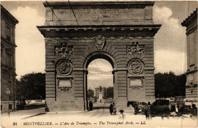 Carte postale ancienne Montpellier - L'Arc de Triomphe - The Triumphal Arch. à Montpellier