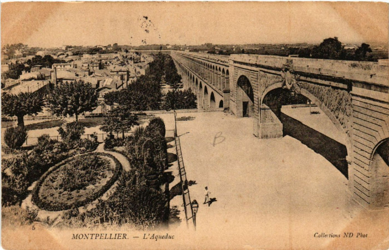 Carte postale ancienne Montpellier - L'Aqueduc à Montpellier