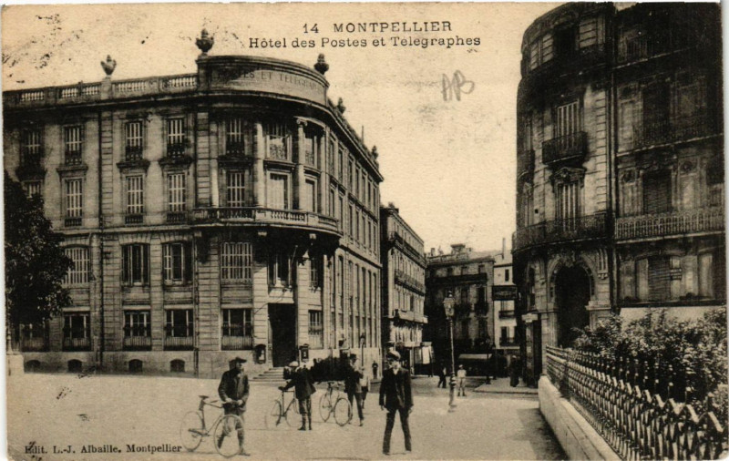 Carte postale ancienne Montpellier - Hotel des Postes et Télégraphes à Montpellier