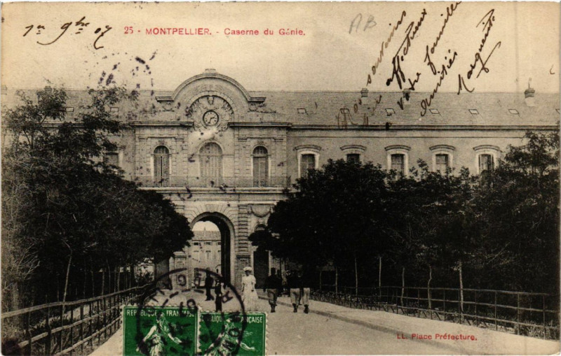 Carte postale ancienne Montpellier - Caserne du Génie à Montpellier