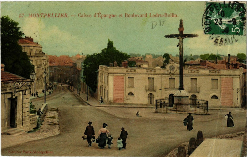Carte postale ancienne Montpellier - Caisse d'Epargne et Boulevard Ledru-Rollin à Montpellier