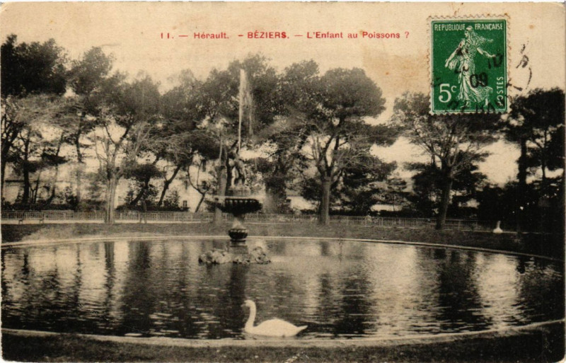 Carte postale ancienne Hérault - Béziers - L'Enfant au Poissons à Béziers