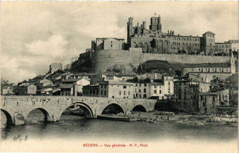 Carte postale ancienne Béziers - Vue générale à Béziers