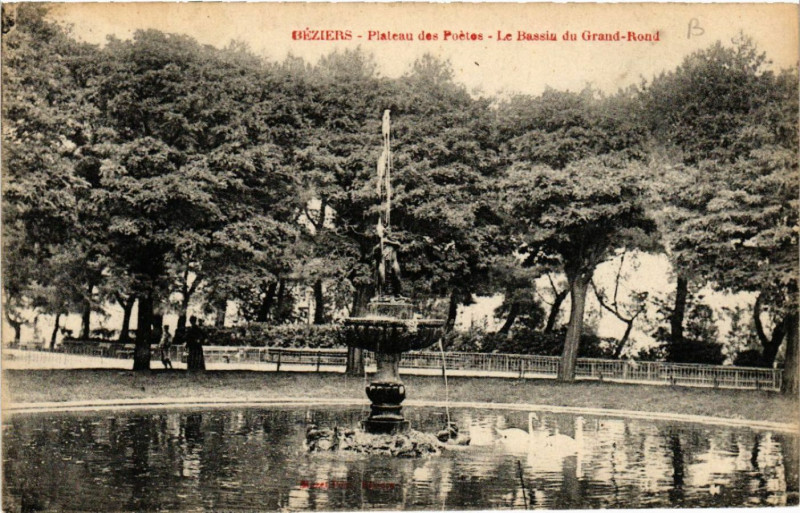 Carte postale ancienne Béziers - Plateau des Poétes - Le Bassin du Grand-Rond à Béziers