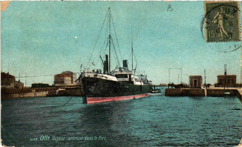 Carte postale ancienne Cette - Vapeur entrant dans le Port