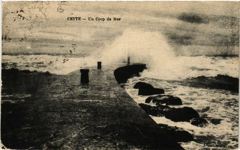 Carte postale ancienne Cette - Un Coup de Mer