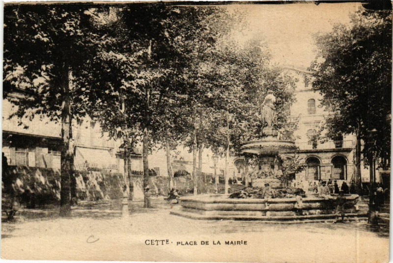 Carte postale ancienne Cette - Place de la Mairie