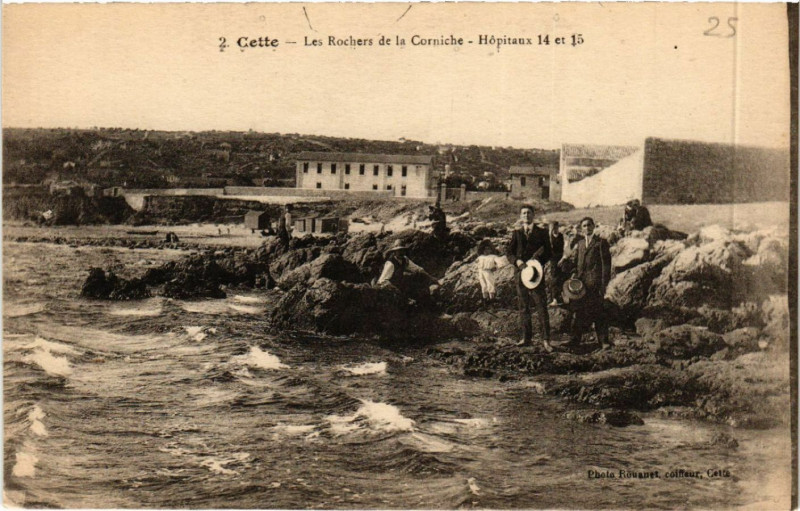 Carte postale ancienne Cette - Les Rochers de la Corniche - Hopitaux 14 et 15