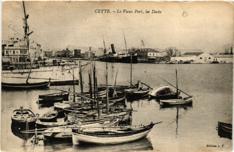 Carte postale ancienne Cette - Le Vieux Port, les Docks