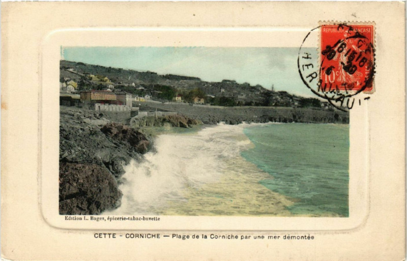 Carte postale ancienne Cette - Corniche - Plage de la Corniche par une mer démontée